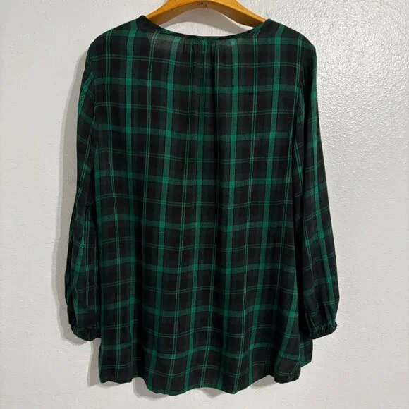 Cato EST 1946 Green Black Plaid Rayon‎ Blouse 18/20W Crisscross Neck Top LS - Picture 2 of 11